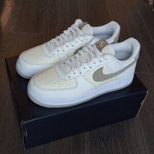 Nike Air Force 1'07 LV8 | Men's Size 9 US